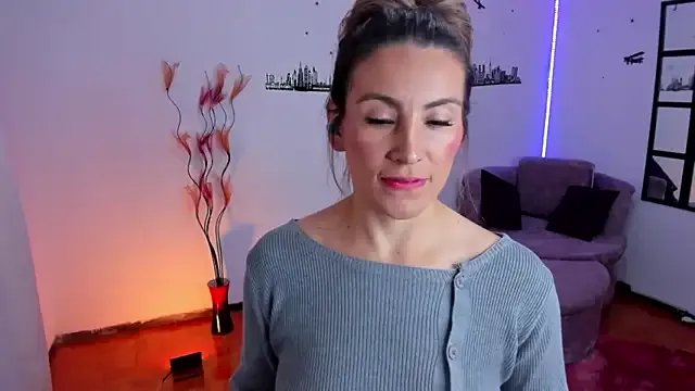 Elizabeth_taylor_b from StripChat