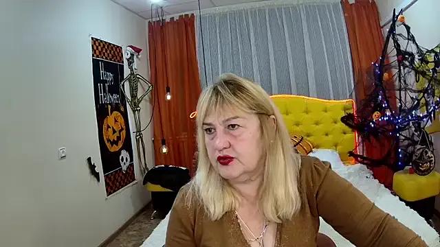 Naked EmmaEllison wants you to fuck her body now EmmaEllison from StripChat