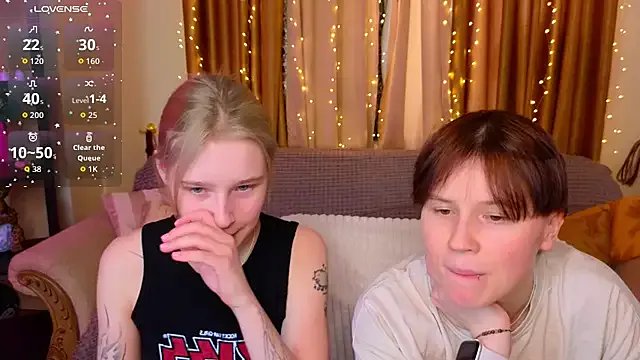 Girls_Fingers from StripChat