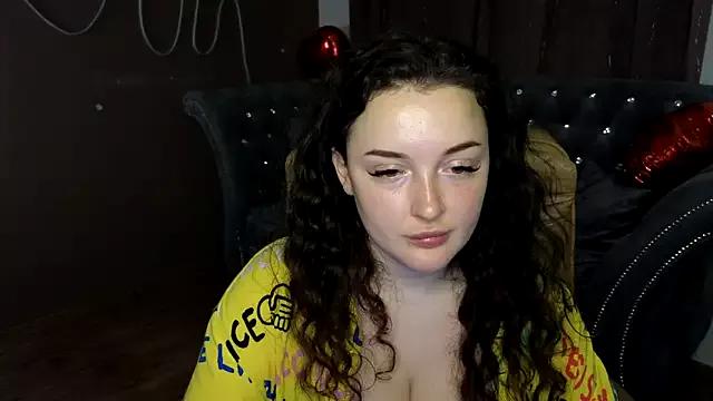 GloriNichols from StripChat is Freechat