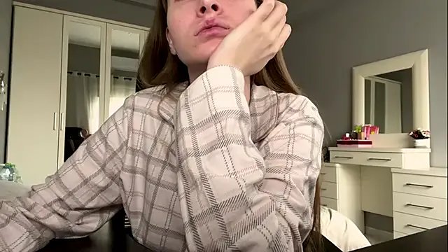 Iuckystar19 from StripChat