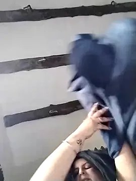 Jann_Riya333 from StripChat