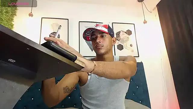 Kings_of_heaven from StripChat is Freechat