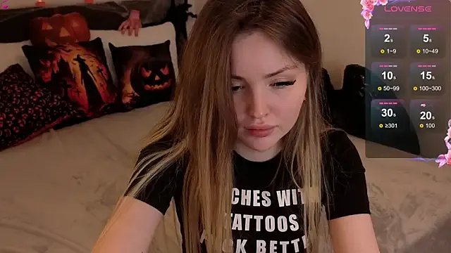 Lora_Rosee from StripChat