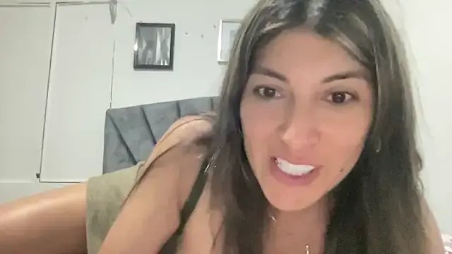 LunaBeya from StripChat