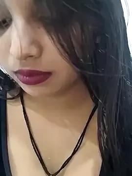 Maahhii_2 from StripChat is Freechat