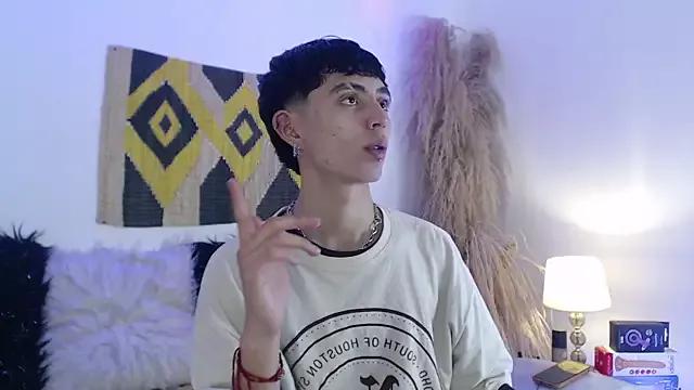 MaikyCooper from StripChat is Freechat