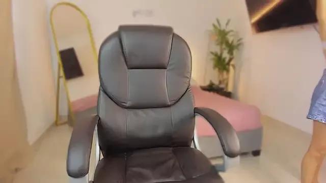 master_queen06 from StripChat is Freechat