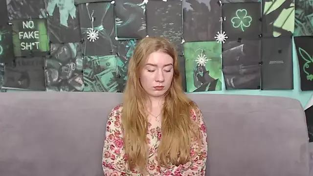 MayliMun from StripChat is Freechat