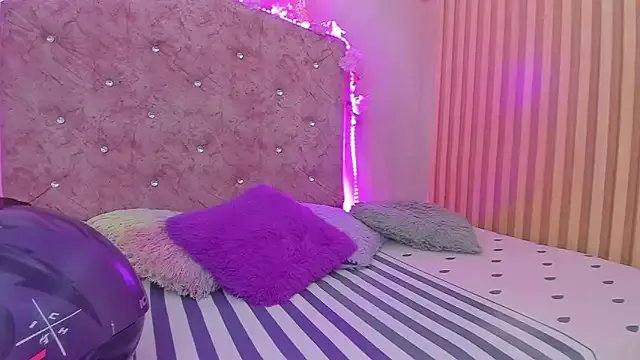 Melanie__Evans from StripChat