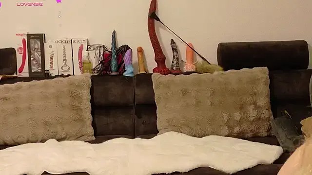 Melly4You from StripChat