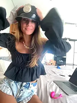 MissBinx from StripChat