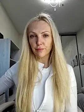 Cute Monna wants you to fuck her body now Monna from StripChat