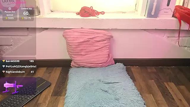 Naomi_slave69 from StripChat is Freechat