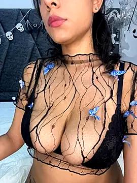 Explore PilarJones_, she wants to masturbate for you PilarJones_ from StripChat