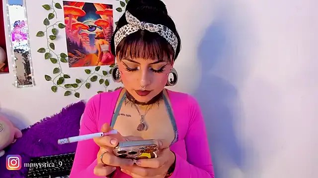 Rainnbow_ from StripChat