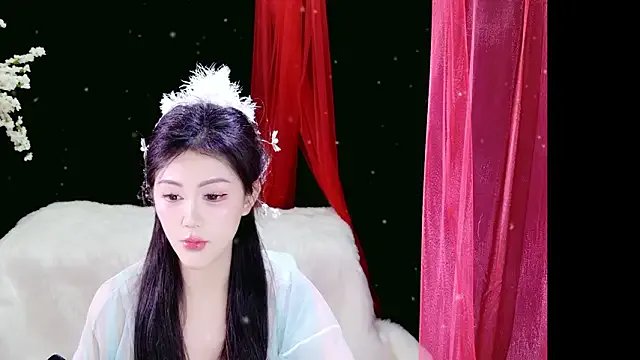 Shining-Elle from StripChat