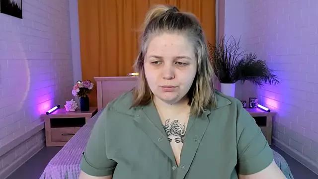 SladaDeew from StripChat is Freechat