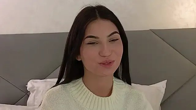 SlowSweetWhispe from StripChat