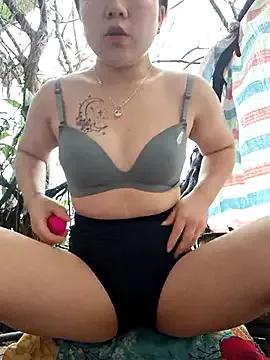 Ziny_Ziny from StripChat is Freechat